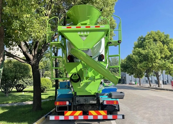 重汽&凌宇搅拌车交付客户