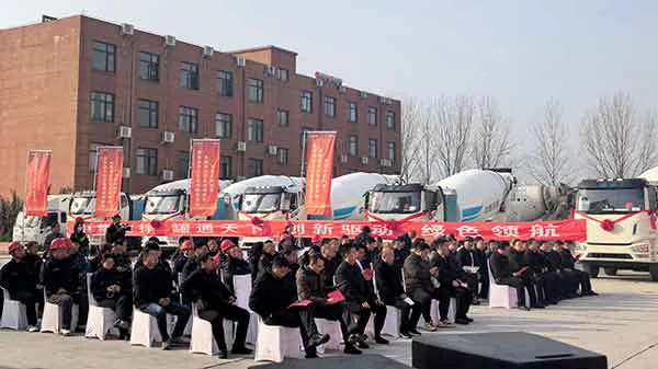 20台纯电动搅拌车交付，驻马店权威媒体见证行业低碳升级