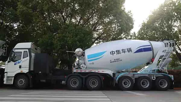 燃动启程 · 双车交付 I 中集车辆&一汽解放新能源半挂搅拌车与粉罐车交付广州客户